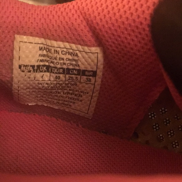 Under armor running shoes - Picture 7 of 7